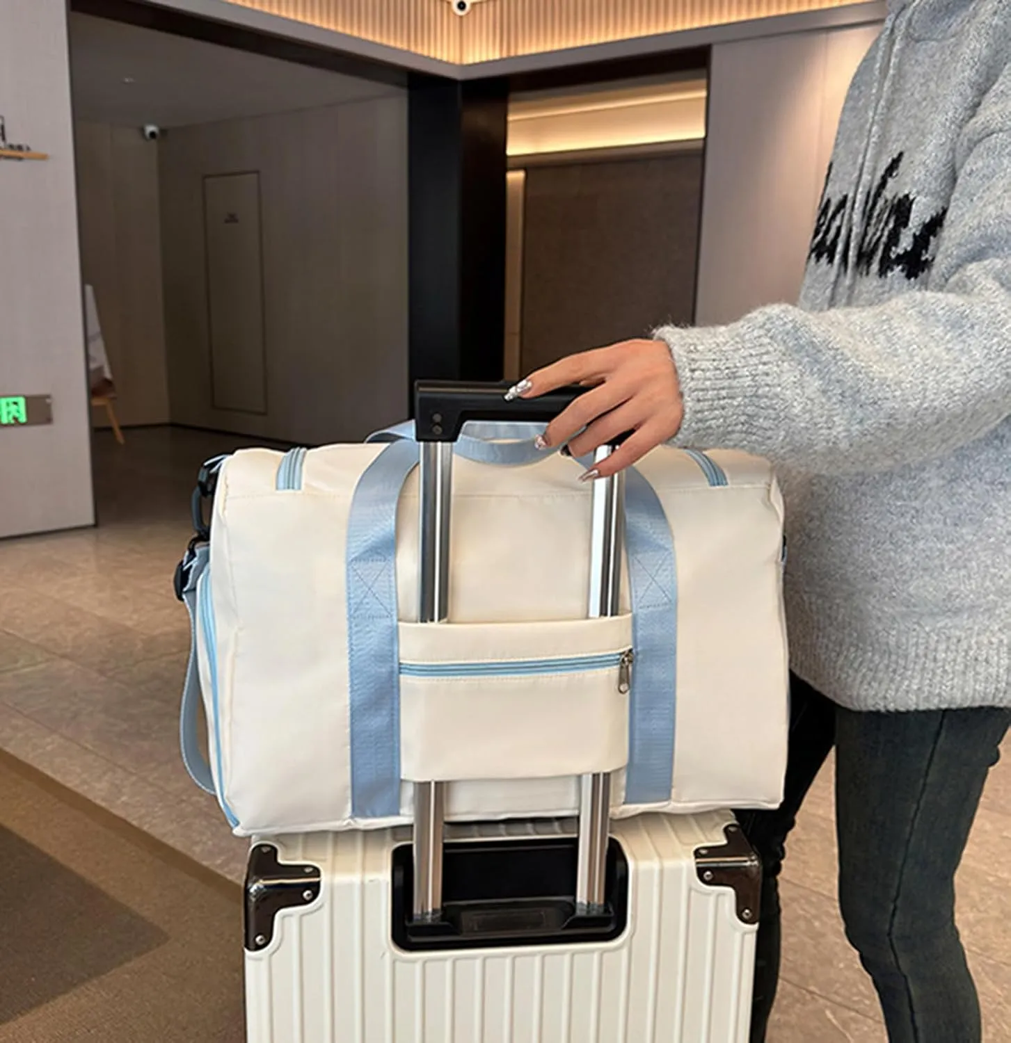 Foldable Travel Carry On Duffel Bags for Women Weekender Overnight Bag with Shoes Compartment Waterproof Gym Bag (White and light blue), CM240524