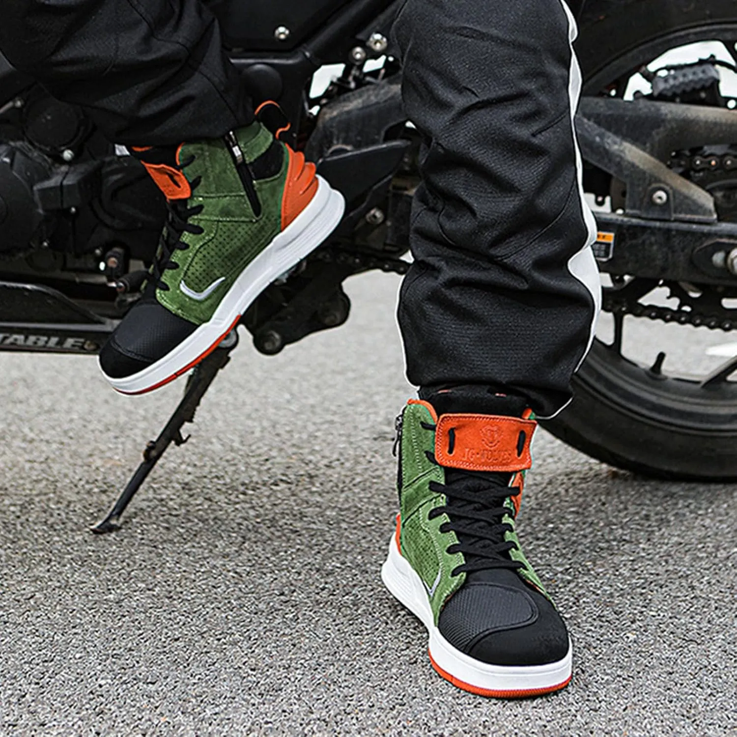Men's Leather Motorcycle Boots, Motorbike Shoes Breathable Anti-Slip Protective Casual Classic Riding Motor Boot with Ankle Support Gear Pad