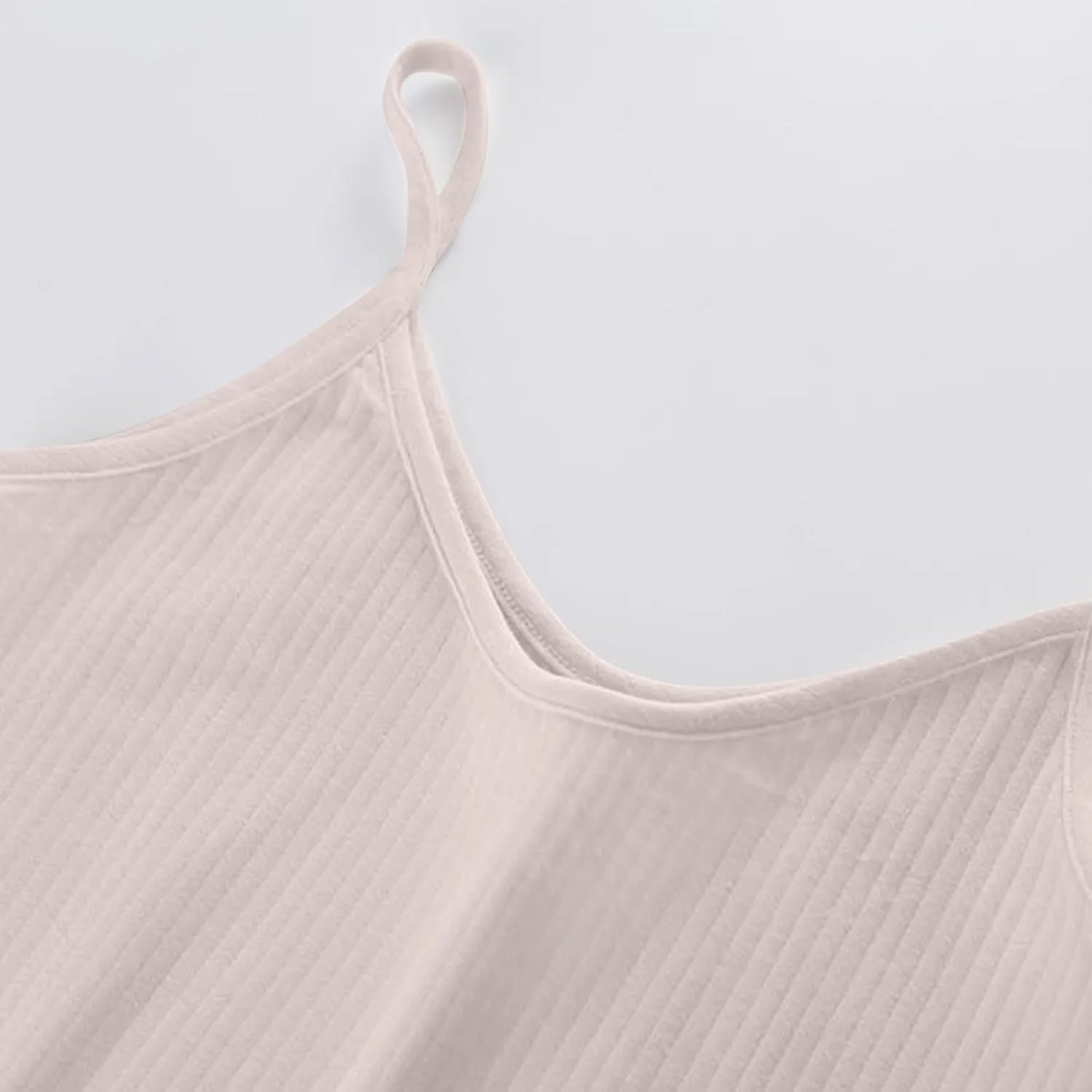Women's Sleeveless Tank Top Slim-Fit Knit V-Neck Layering Cami Shirts Casual Vest Blouse Basic Tees Undershirts