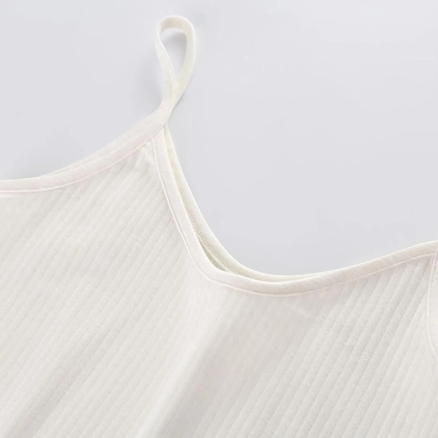 Women's Sleeveless Tank Top Slim-Fit Knit V-Neck Layering Cami Shirts Casual Vest Blouse Basic Tees Undershirts