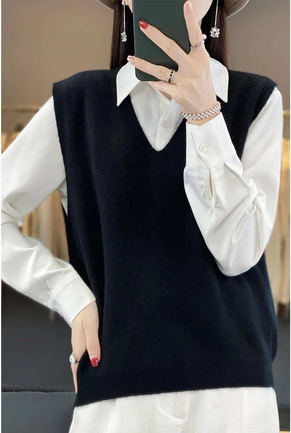 Women's V-Neck Knit Sweater Vest 100% Merino Wool Lightweight Sleeveless Pullover Basic Vest Short Tops